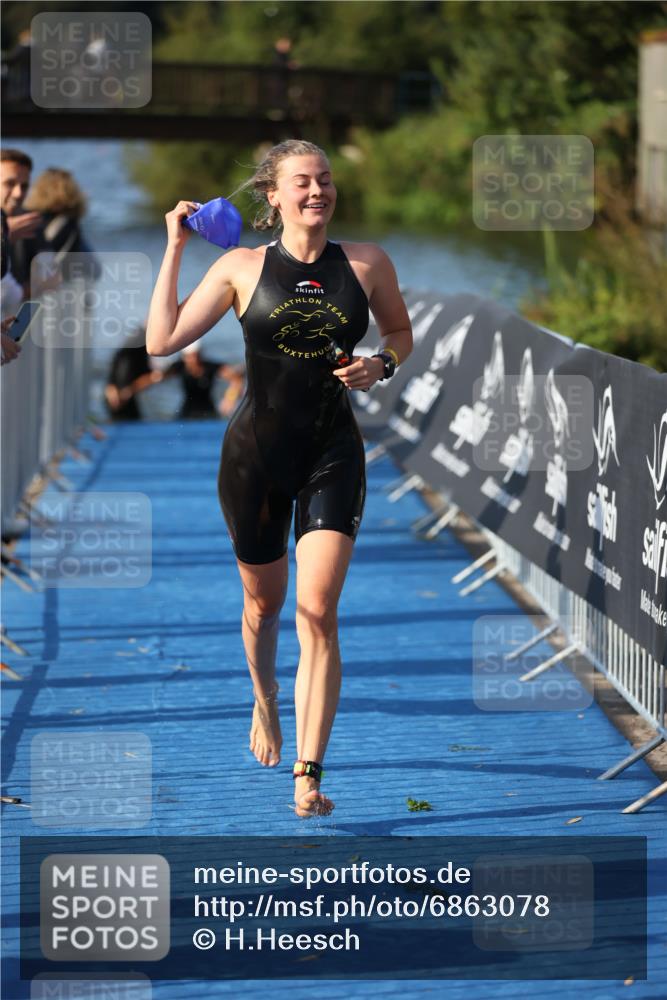 25.08.2024 - Elbe Triathlon Hamburg H.Heesch http://msf.ph/oto/6863078 25.08.2024 09:31:28 Schwimmen 467, 468, 484, 497 meine-sportfotos.de