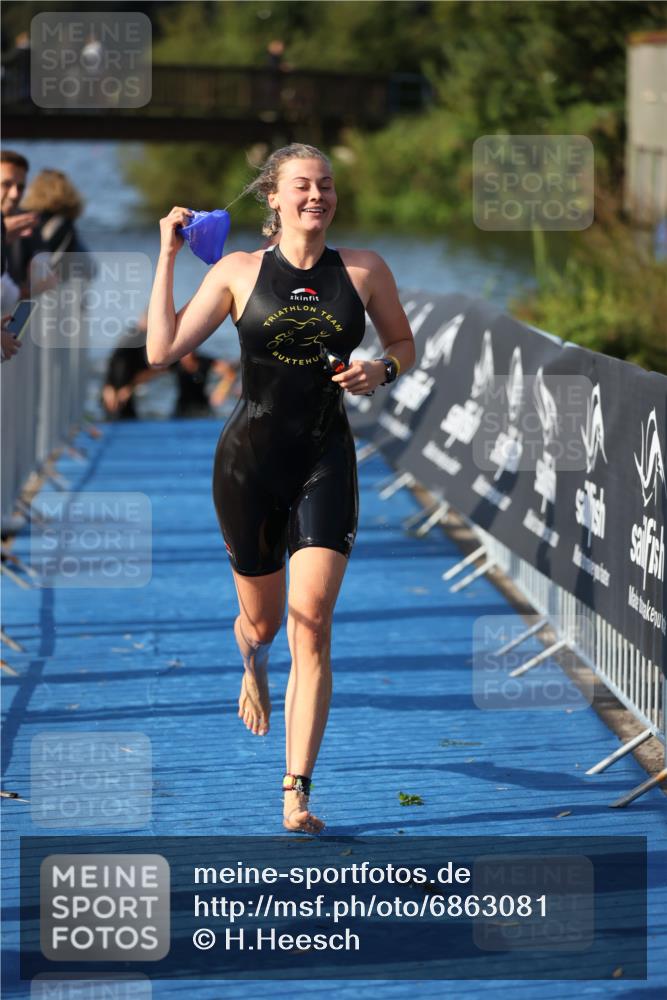 25.08.2024 - Elbe Triathlon Hamburg H.Heesch http://msf.ph/oto/6863081 25.08.2024 09:31:28 Schwimmen 467, 468, 484, 497 meine-sportfotos.de