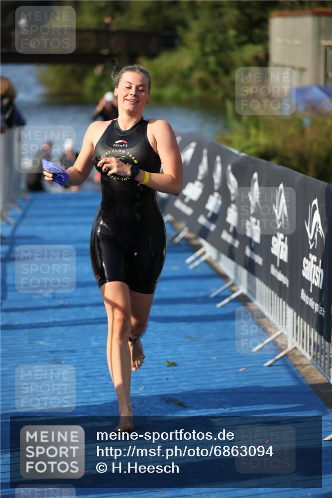 25.08.2024 - Elbe Triathlon Hamburg H.Heesch http://msf.ph/oto/6863094 25.08.2024 09:31:28 Schwimmen 467, 468, 484, 497 meine-sportfotos.de