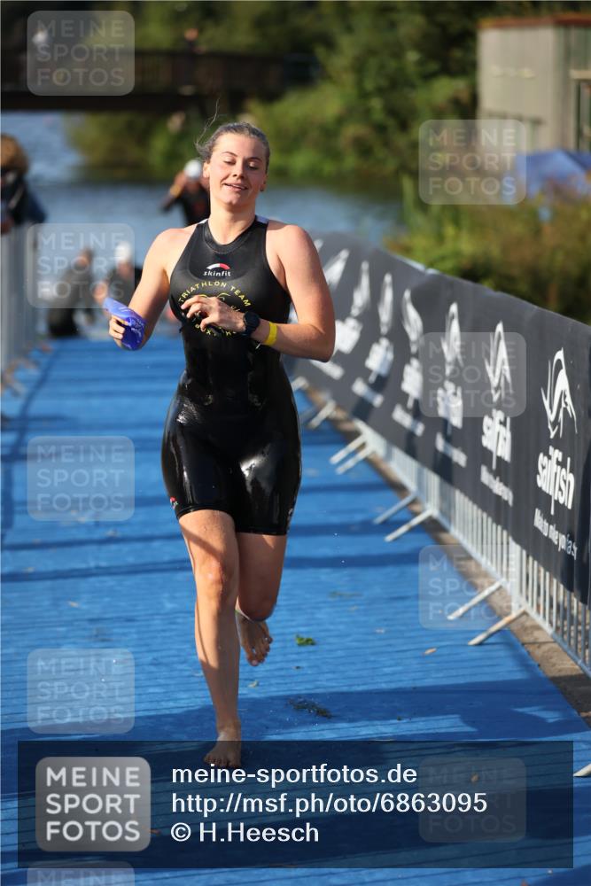 25.08.2024 - Elbe Triathlon Hamburg H.Heesch http://msf.ph/oto/6863095 25.08.2024 09:31:28 Schwimmen 467, 468, 484, 497 meine-sportfotos.de