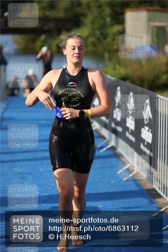 25.08.2024 - Elbe Triathlon Hamburg H.Heesch http://msf.ph/oto/6863112 25.08.2024 09:31:29 Schwimmen 467, 468, 484, 497 meine-sportfotos.de