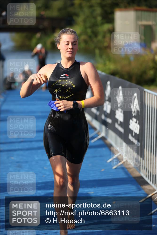 25.08.2024 - Elbe Triathlon Hamburg H.Heesch http://msf.ph/oto/6863113 25.08.2024 09:31:29 Schwimmen 467, 468, 484, 497 meine-sportfotos.de