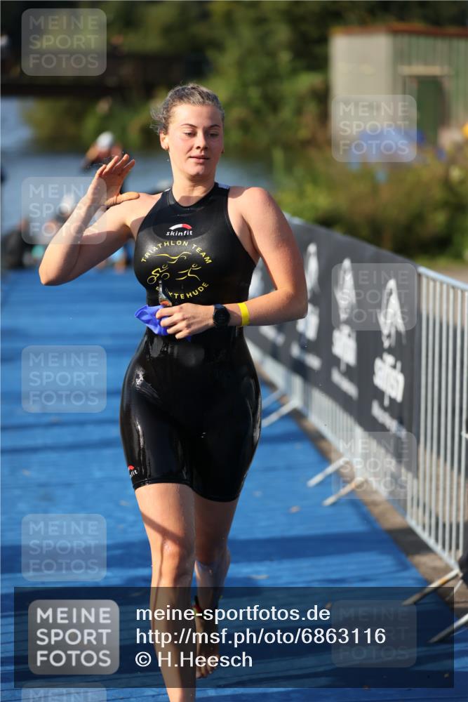 25.08.2024 - Elbe Triathlon Hamburg H.Heesch http://msf.ph/oto/6863116 25.08.2024 09:31:29 Schwimmen 467, 468, 484, 497 meine-sportfotos.de