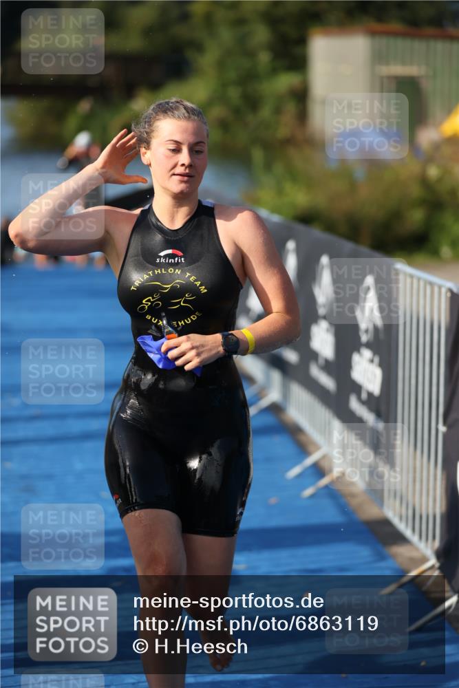 25.08.2024 - Elbe Triathlon Hamburg H.Heesch http://msf.ph/oto/6863119 25.08.2024 09:31:29 Schwimmen 467, 468, 484, 497 meine-sportfotos.de