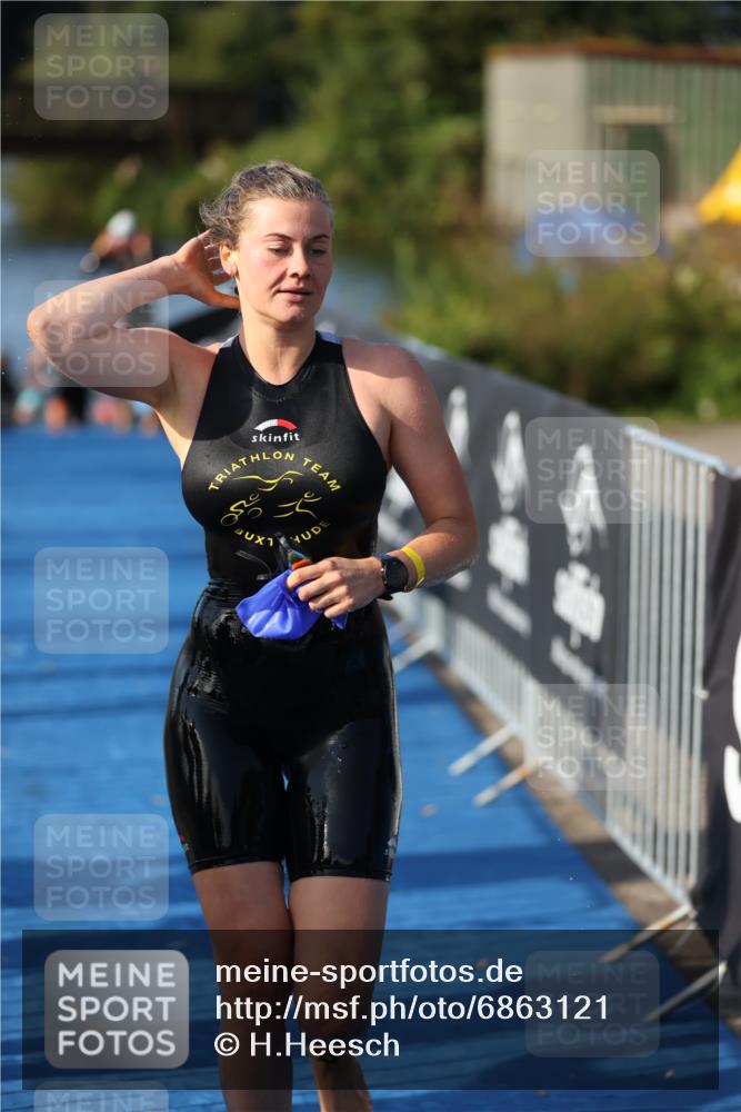 25.08.2024 - Elbe Triathlon Hamburg H.Heesch http://msf.ph/oto/6863121 25.08.2024 09:31:29 Schwimmen 467, 468, 484, 497 meine-sportfotos.de