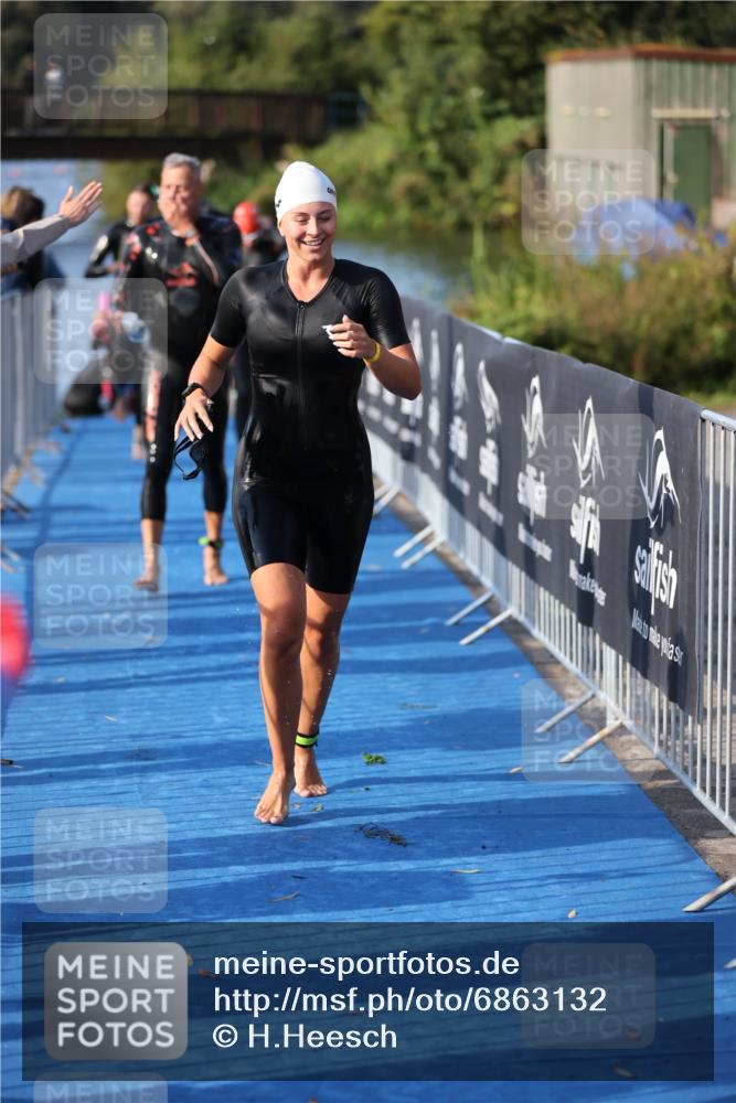 25.08.2024 - Elbe Triathlon Hamburg H.Heesch http://msf.ph/oto/6863132 25.08.2024 09:31:38 Schwimmen 450, 467, 468, 484, 497, 512, 525 meine-sportfotos.de