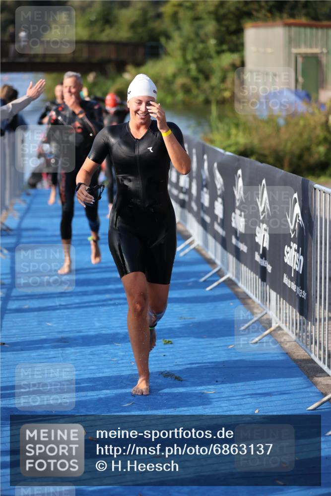 25.08.2024 - Elbe Triathlon Hamburg H.Heesch http://msf.ph/oto/6863137 25.08.2024 09:31:38 Schwimmen 450, 467, 468, 484, 497, 512, 525 meine-sportfotos.de