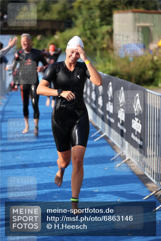 25.08.2024 - Elbe Triathlon Hamburg H.Heesch http://msf.ph/oto/6863146 25.08.2024 09:31:39 Schwimmen 450, 467, 468, 484, 497, 512, 525 meine-sportfotos.de
