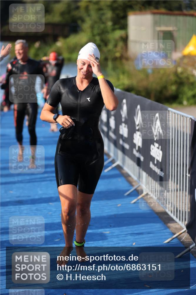 25.08.2024 - Elbe Triathlon Hamburg H.Heesch http://msf.ph/oto/6863151 25.08.2024 09:31:39 Schwimmen 450, 467, 468, 484, 497, 512, 525 meine-sportfotos.de
