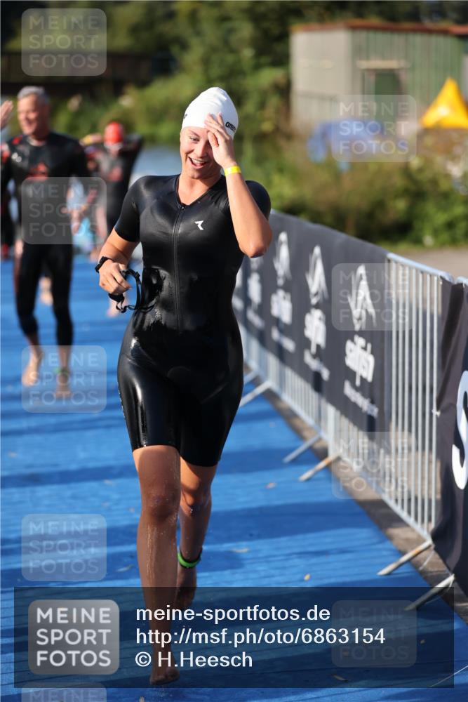 25.08.2024 - Elbe Triathlon Hamburg H.Heesch http://msf.ph/oto/6863154 25.08.2024 09:31:39 Schwimmen 450, 467, 468, 484, 497, 512, 525 meine-sportfotos.de