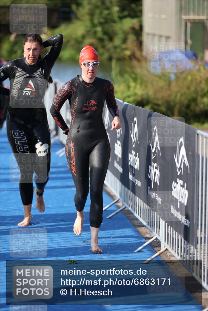 25.08.2024 - Elbe Triathlon Hamburg H.Heesch http://msf.ph/oto/6863171 25.08.2024 09:31:42 Schwimmen 450, 467, 468, 497, 512, 525, 543 meine-sportfotos.de