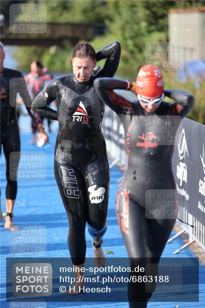 25.08.2024 - Elbe Triathlon Hamburg H.Heesch http://msf.ph/oto/6863188 25.08.2024 09:31:43 Schwimmen 450, 468, 497, 512, 525, 543 meine-sportfotos.de