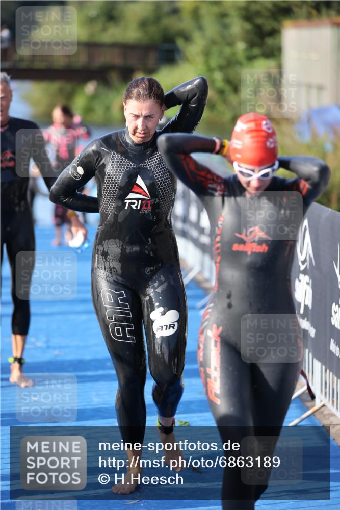 25.08.2024 - Elbe Triathlon Hamburg H.Heesch http://msf.ph/oto/6863189 25.08.2024 09:31:44 Schwimmen 450, 468, 497, 512, 525, 543 meine-sportfotos.de
