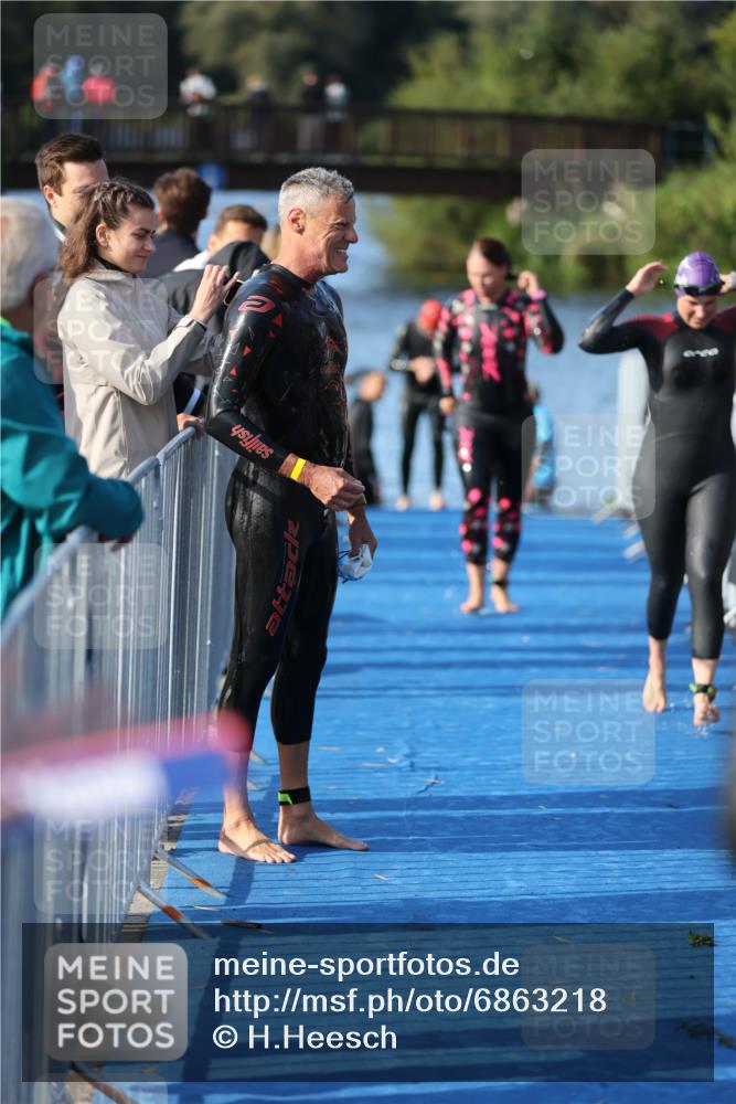 25.08.2024 - Elbe Triathlon Hamburg H.Heesch http://msf.ph/oto/6863218 25.08.2024 09:31:45 Schwimmen 450, 468, 497, 512, 525, 543 meine-sportfotos.de