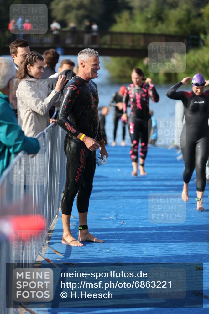 25.08.2024 - Elbe Triathlon Hamburg H.Heesch http://msf.ph/oto/6863221 25.08.2024 09:31:45 Schwimmen 450, 468, 497, 512, 525, 543 meine-sportfotos.de