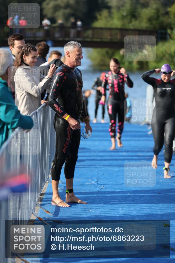 25.08.2024 - Elbe Triathlon Hamburg H.Heesch http://msf.ph/oto/6863223 25.08.2024 09:31:46 Schwimmen 450, 468, 497, 512, 525, 543 meine-sportfotos.de
