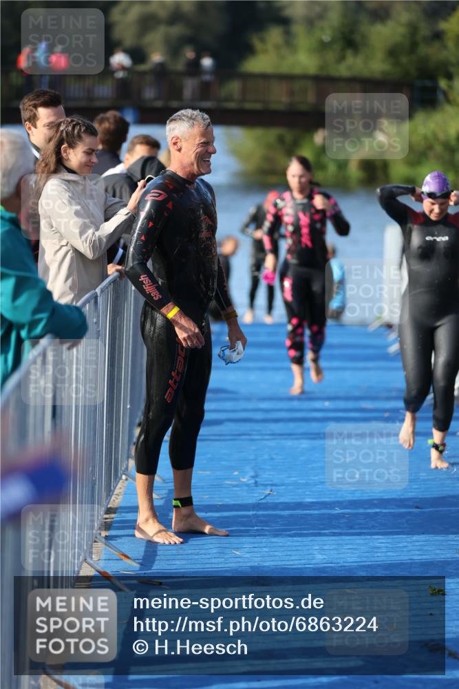 25.08.2024 - Elbe Triathlon Hamburg H.Heesch http://msf.ph/oto/6863224 25.08.2024 09:31:46 Schwimmen 450, 468, 497, 512, 525, 543 meine-sportfotos.de