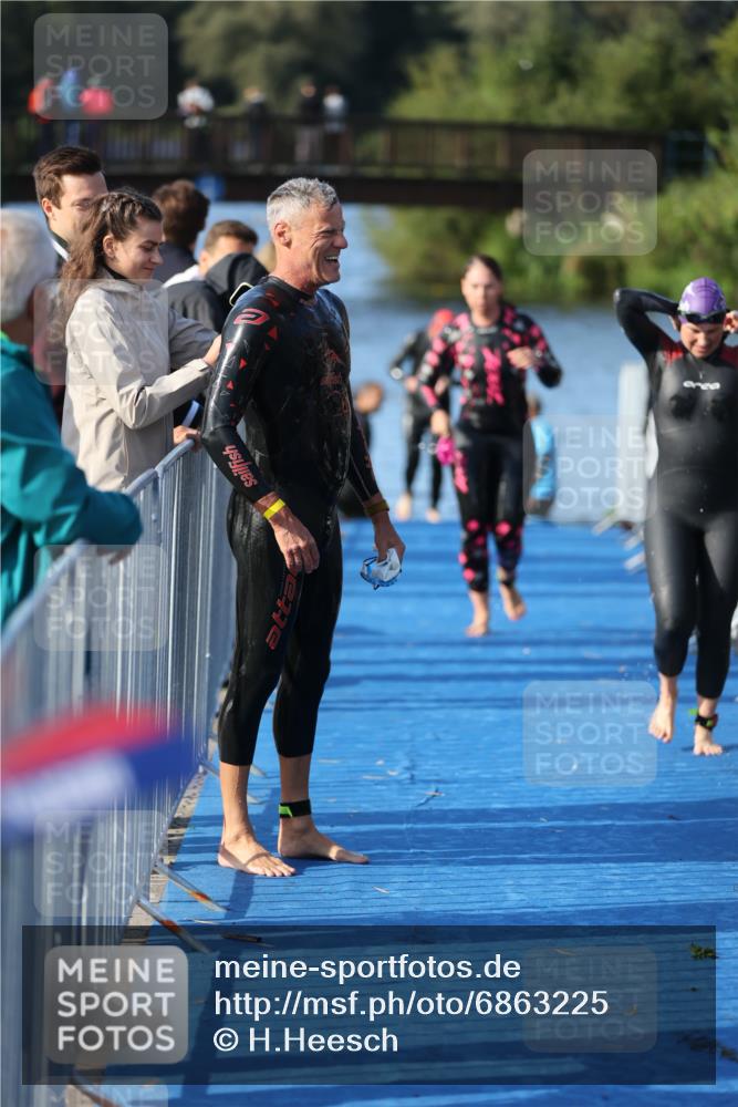 25.08.2024 - Elbe Triathlon Hamburg H.Heesch http://msf.ph/oto/6863225 25.08.2024 09:31:46 Schwimmen 450, 468, 497, 512, 525, 543 meine-sportfotos.de