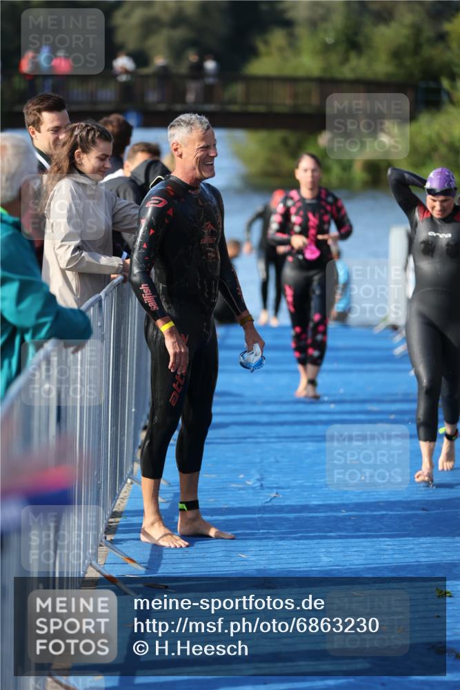 25.08.2024 - Elbe Triathlon Hamburg H.Heesch http://msf.ph/oto/6863230 25.08.2024 09:31:46 Schwimmen 450, 468, 497, 512, 525, 543 meine-sportfotos.de