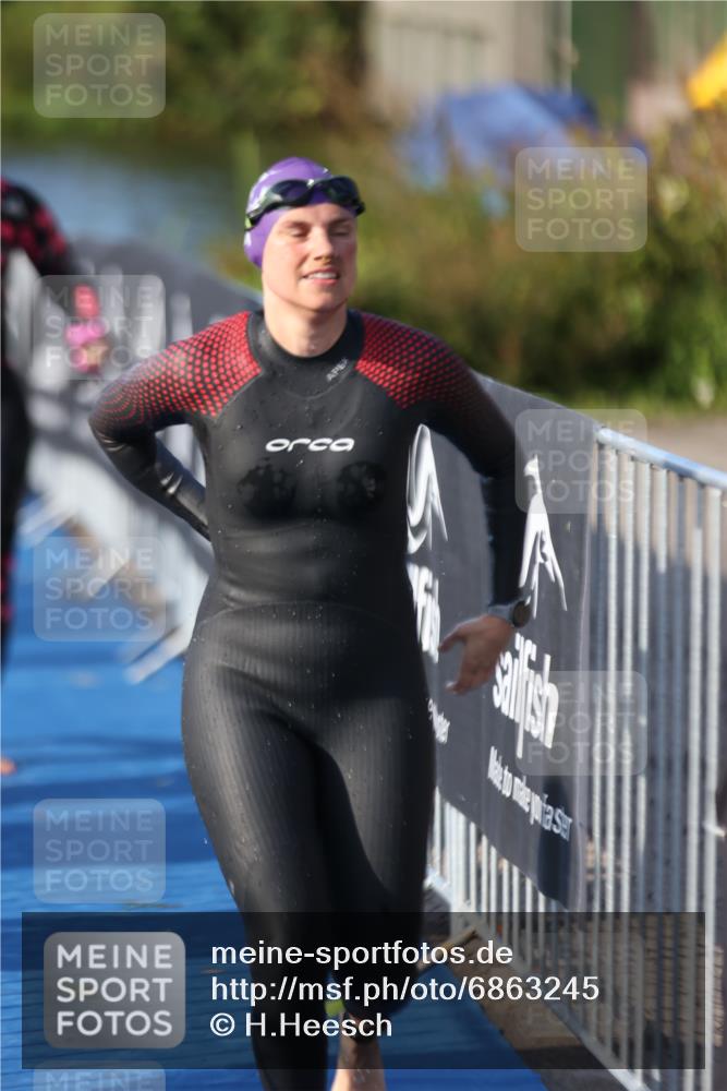 25.08.2024 - Elbe Triathlon Hamburg H.Heesch http://msf.ph/oto/6863245 25.08.2024 09:31:48 Schwimmen 446, 450, 468, 497, 512, 525, 543 meine-sportfotos.de