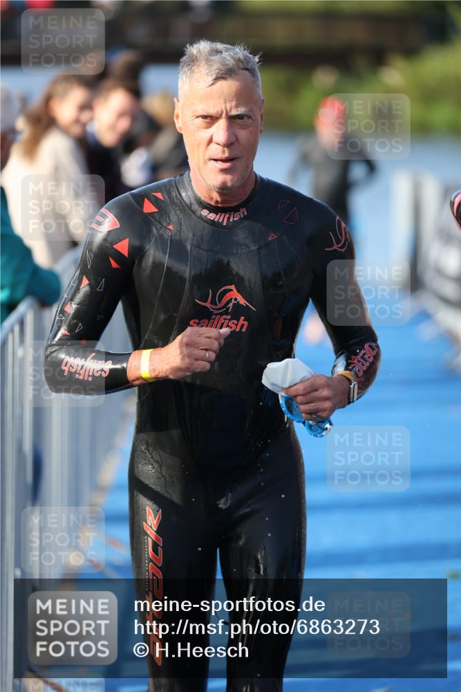 25.08.2024 - Elbe Triathlon Hamburg H.Heesch http://msf.ph/oto/6863273 25.08.2024 09:31:51 Schwimmen 446, 450, 468, 497, 512, 525, 543 meine-sportfotos.de