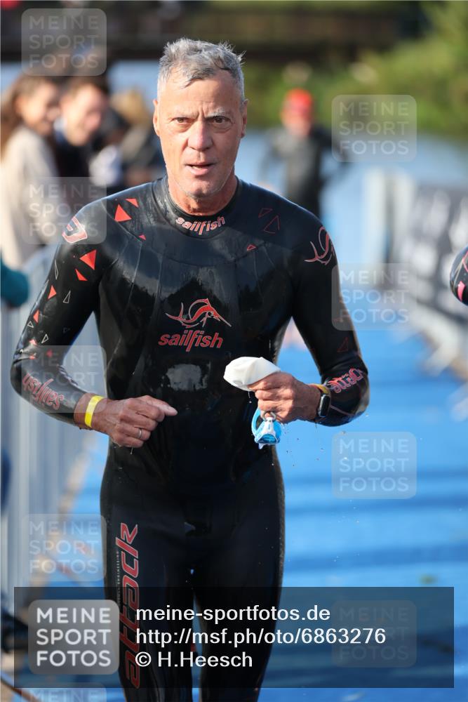 25.08.2024 - Elbe Triathlon Hamburg H.Heesch http://msf.ph/oto/6863276 25.08.2024 09:31:51 Schwimmen 446, 450, 468, 497, 512, 525, 543 meine-sportfotos.de