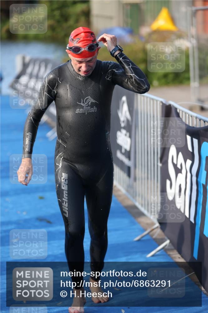 25.08.2024 - Elbe Triathlon Hamburg H.Heesch http://msf.ph/oto/6863291 25.08.2024 09:31:58 Schwimmen 446, 450, 468, 497, 512, 525, 543 meine-sportfotos.de