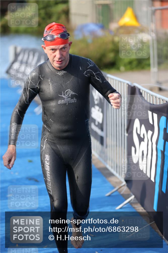25.08.2024 - Elbe Triathlon Hamburg H.Heesch http://msf.ph/oto/6863298 25.08.2024 09:31:58 Schwimmen 446, 450, 468, 497, 512, 525, 543 meine-sportfotos.de