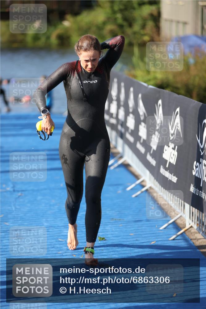 25.08.2024 - Elbe Triathlon Hamburg H.Heesch http://msf.ph/oto/6863306 25.08.2024 09:32:14 Schwimmen 446, 507, 543 meine-sportfotos.de