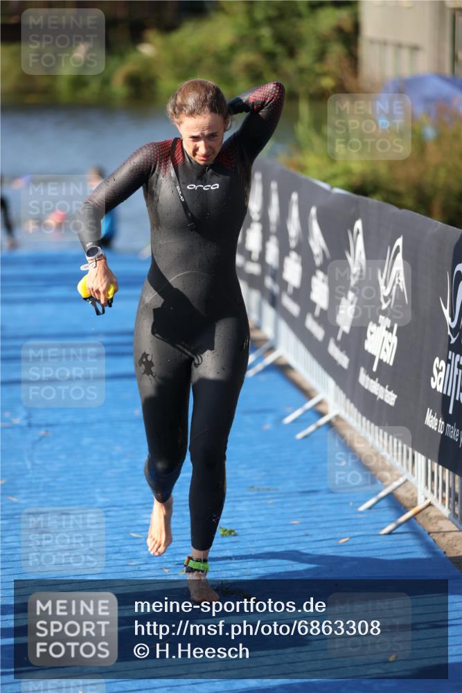 25.08.2024 - Elbe Triathlon Hamburg H.Heesch http://msf.ph/oto/6863308 25.08.2024 09:32:15 Schwimmen 446, 507, 543 meine-sportfotos.de