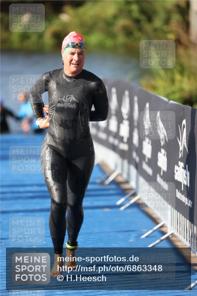 25.08.2024 - Elbe Triathlon Hamburg H.Heesch http://msf.ph/oto/6863348 25.08.2024 09:32:30 Schwimmen 507, 545 meine-sportfotos.de