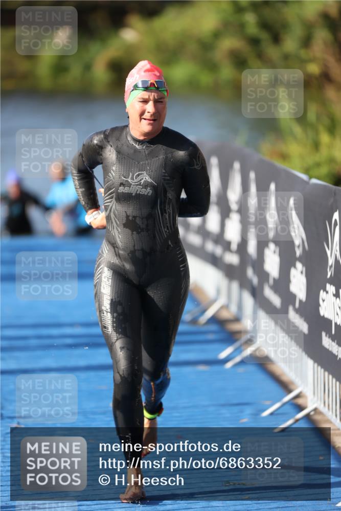 25.08.2024 - Elbe Triathlon Hamburg H.Heesch http://msf.ph/oto/6863352 25.08.2024 09:32:30 Schwimmen 507, 545 meine-sportfotos.de
