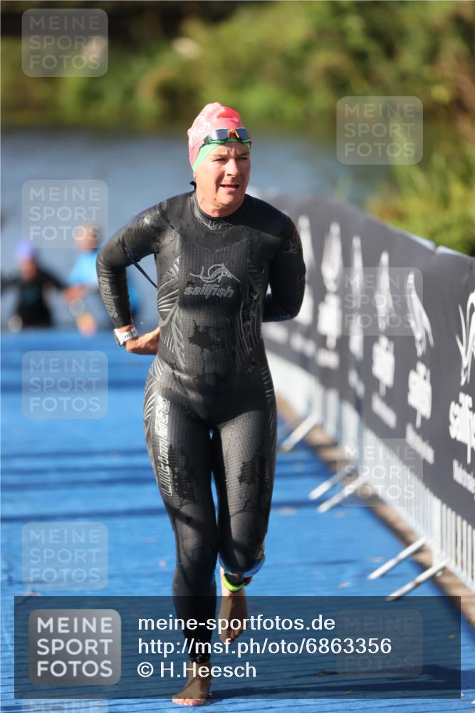 25.08.2024 - Elbe Triathlon Hamburg H.Heesch http://msf.ph/oto/6863356 25.08.2024 09:32:30 Schwimmen 507, 545 meine-sportfotos.de