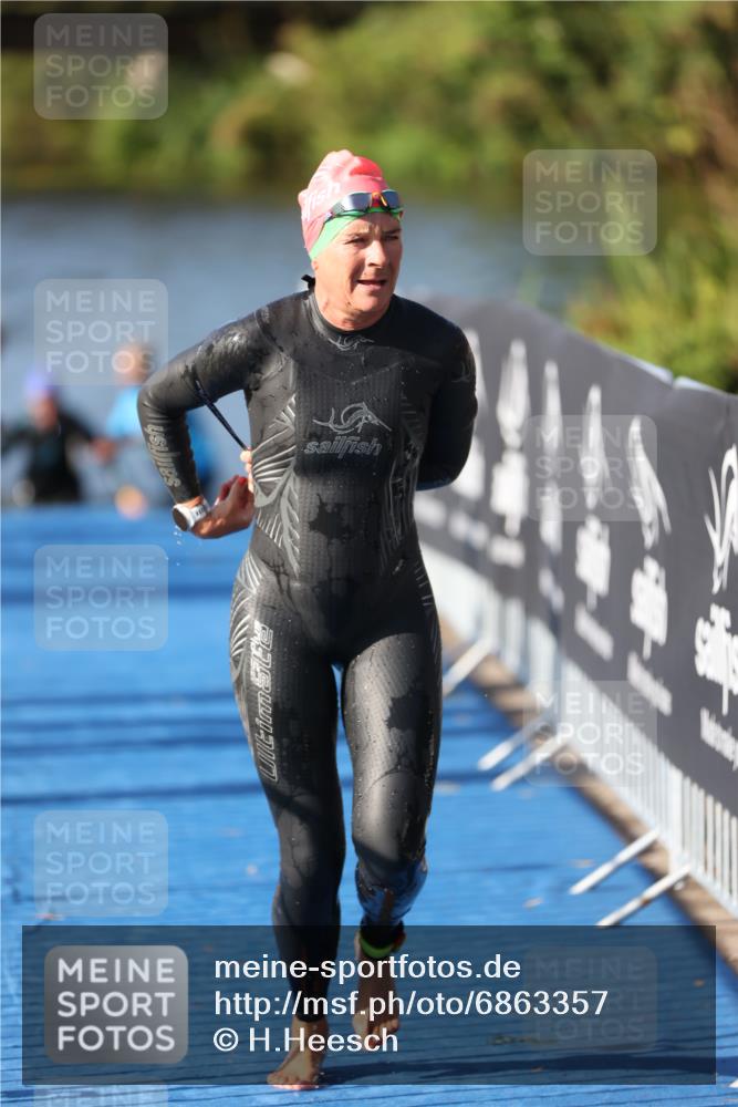 25.08.2024 - Elbe Triathlon Hamburg H.Heesch http://msf.ph/oto/6863357 25.08.2024 09:32:30 Schwimmen 507, 545 meine-sportfotos.de