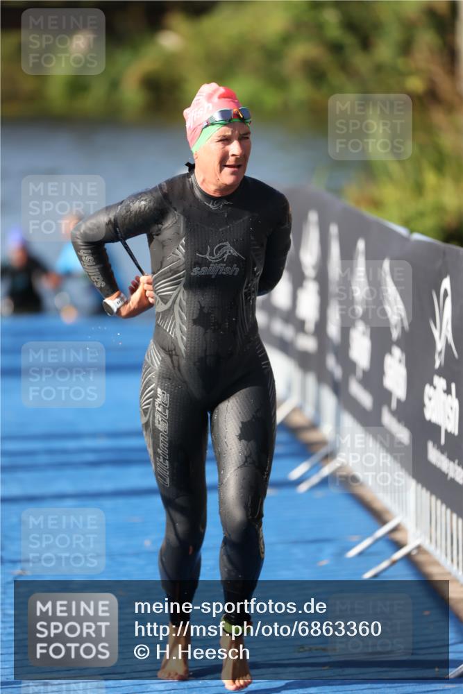25.08.2024 - Elbe Triathlon Hamburg H.Heesch http://msf.ph/oto/6863360 25.08.2024 09:32:31 Schwimmen 507, 545 meine-sportfotos.de