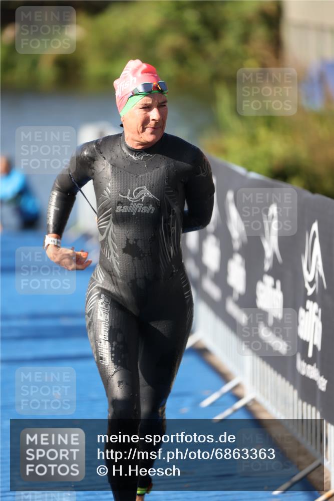 25.08.2024 - Elbe Triathlon Hamburg H.Heesch http://msf.ph/oto/6863363 25.08.2024 09:32:31 Schwimmen 507, 545 meine-sportfotos.de