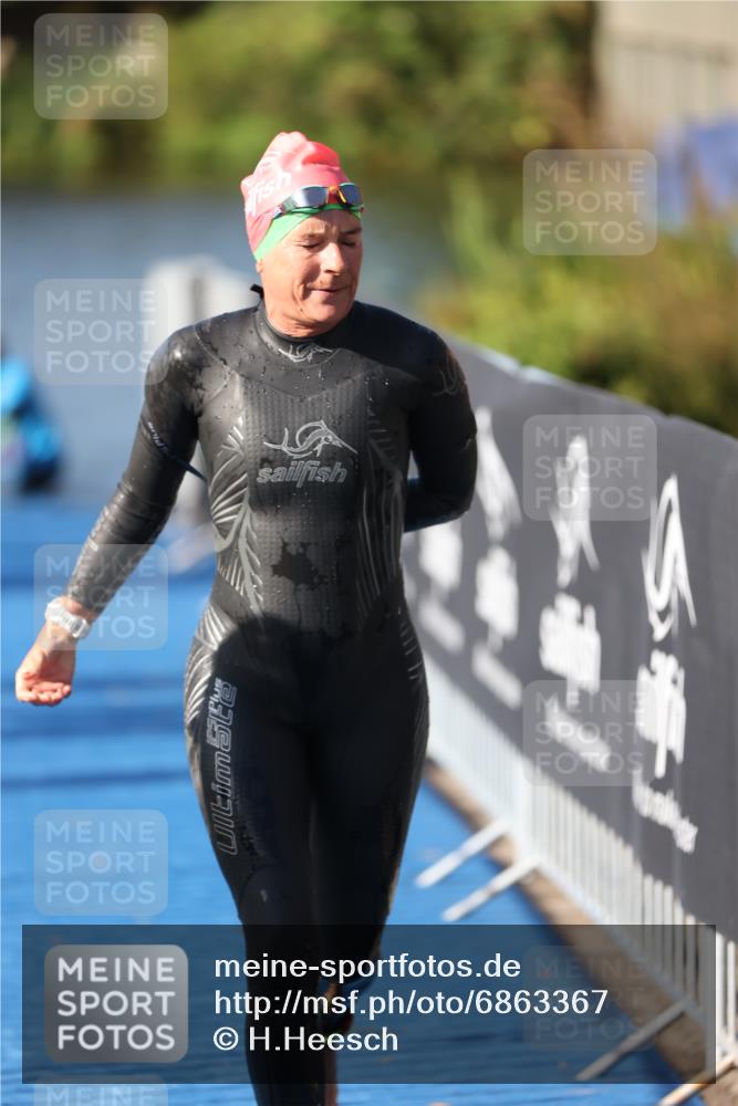 25.08.2024 - Elbe Triathlon Hamburg H.Heesch http://msf.ph/oto/6863367 25.08.2024 09:32:31 Schwimmen 507, 545 meine-sportfotos.de
