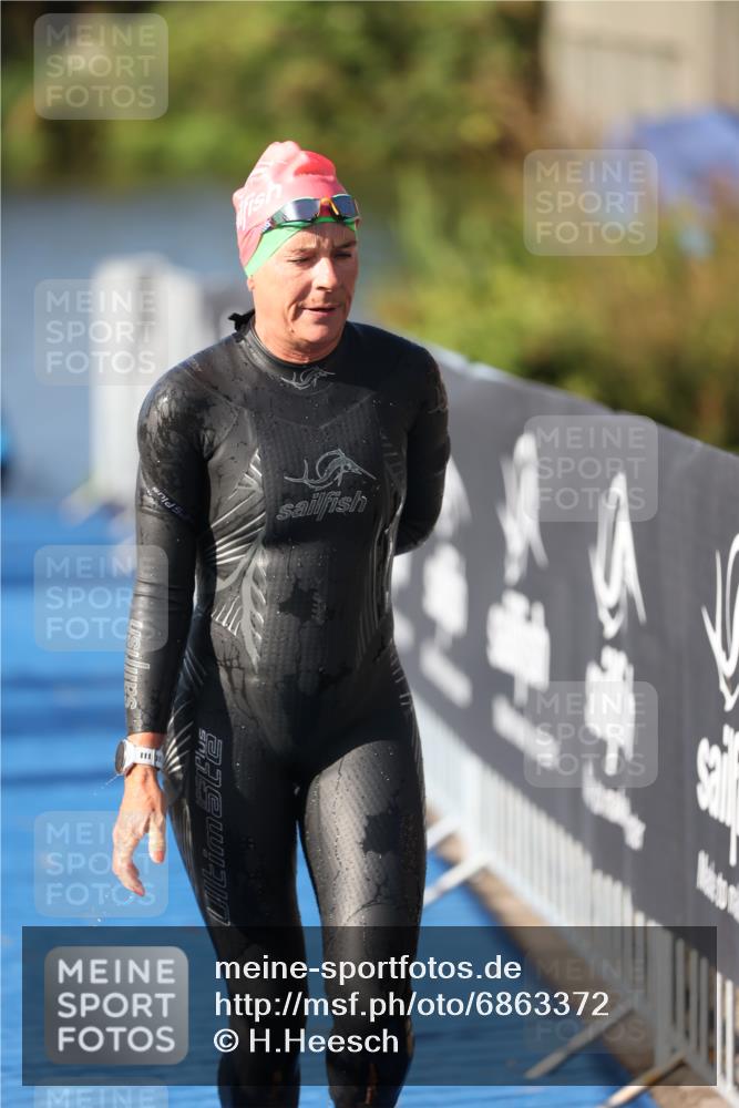 25.08.2024 - Elbe Triathlon Hamburg H.Heesch http://msf.ph/oto/6863372 25.08.2024 09:32:31 Schwimmen 507, 545 meine-sportfotos.de