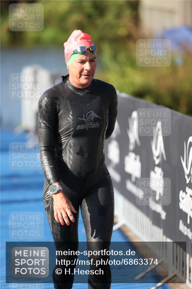 25.08.2024 - Elbe Triathlon Hamburg H.Heesch http://msf.ph/oto/6863374 25.08.2024 09:32:31 Schwimmen 507, 545 meine-sportfotos.de