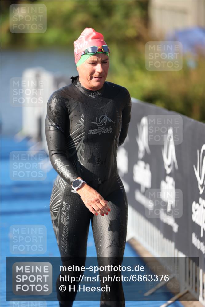 25.08.2024 - Elbe Triathlon Hamburg H.Heesch http://msf.ph/oto/6863376 25.08.2024 09:32:31 Schwimmen 507, 545 meine-sportfotos.de