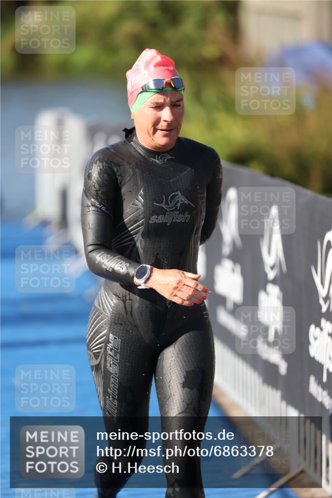 25.08.2024 - Elbe Triathlon Hamburg H.Heesch http://msf.ph/oto/6863378 25.08.2024 09:32:31 Schwimmen 507, 545 meine-sportfotos.de
