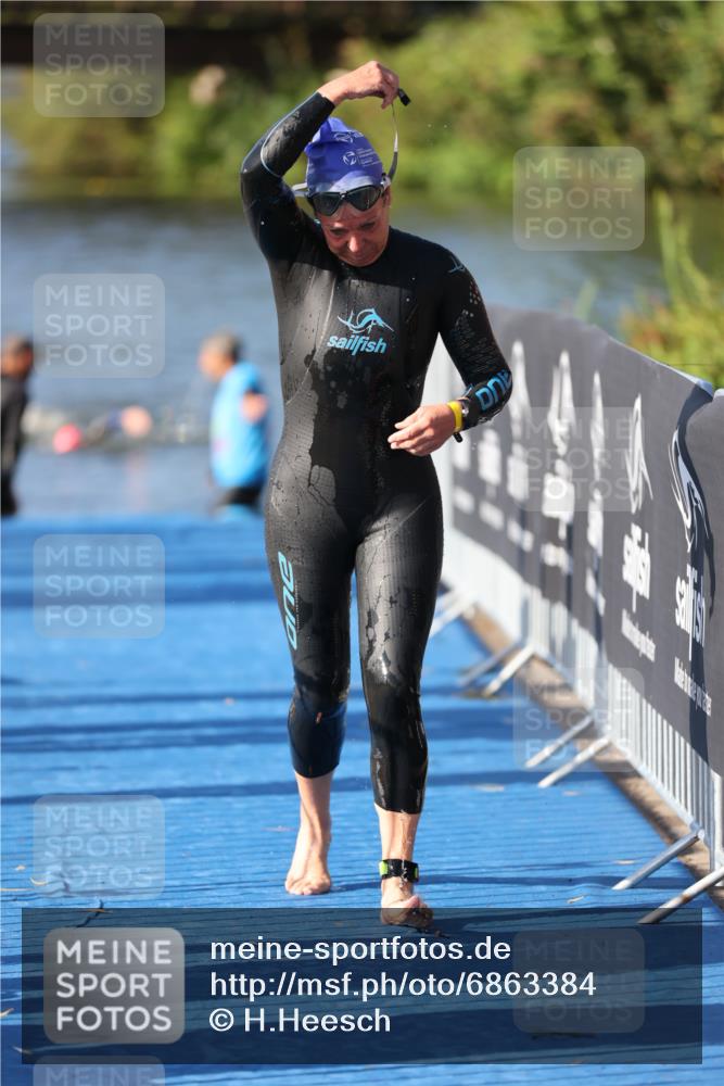 25.08.2024 - Elbe Triathlon Hamburg H.Heesch http://msf.ph/oto/6863384 25.08.2024 09:32:42 Schwimmen 530, 545, 551 meine-sportfotos.de