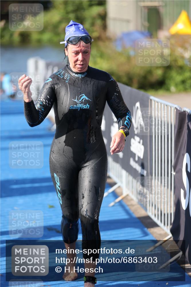 25.08.2024 - Elbe Triathlon Hamburg H.Heesch http://msf.ph/oto/6863403 25.08.2024 09:32:45 Schwimmen 530, 545, 551 meine-sportfotos.de