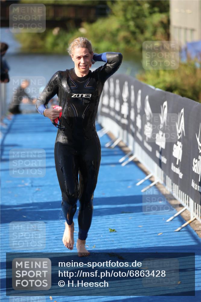25.08.2024 - Elbe Triathlon Hamburg H.Heesch http://msf.ph/oto/6863428 25.08.2024 09:32:58 Schwimmen 485, 530, 551 meine-sportfotos.de