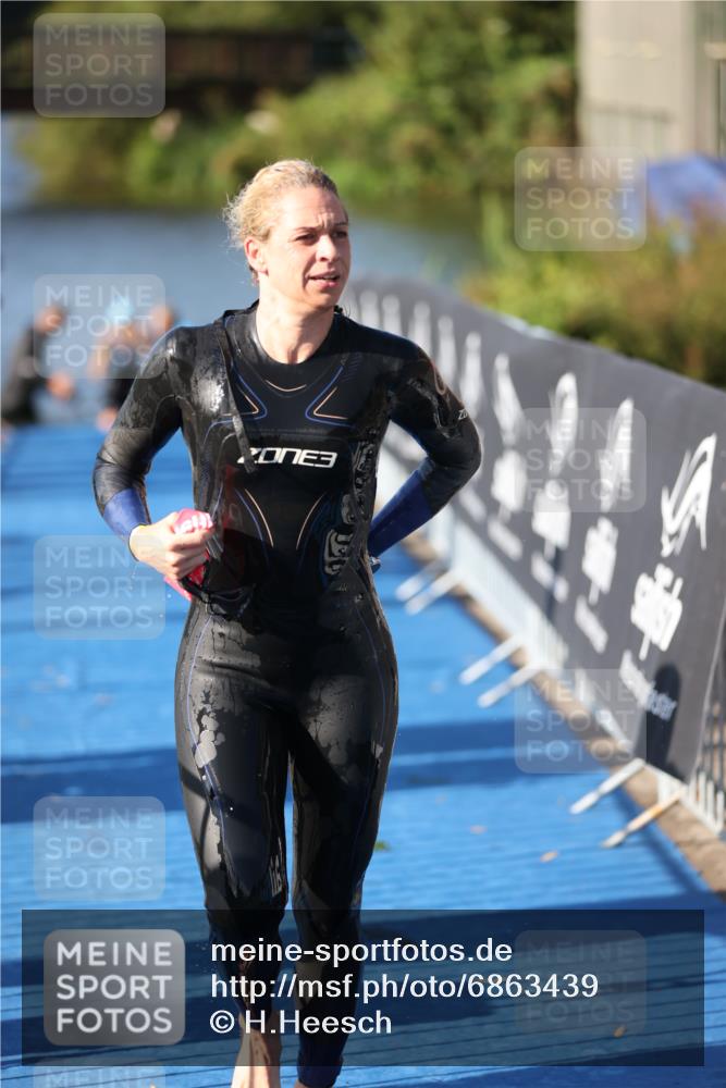 25.08.2024 - Elbe Triathlon Hamburg H.Heesch http://msf.ph/oto/6863439 25.08.2024 09:32:59 Schwimmen 485, 530, 551 meine-sportfotos.de