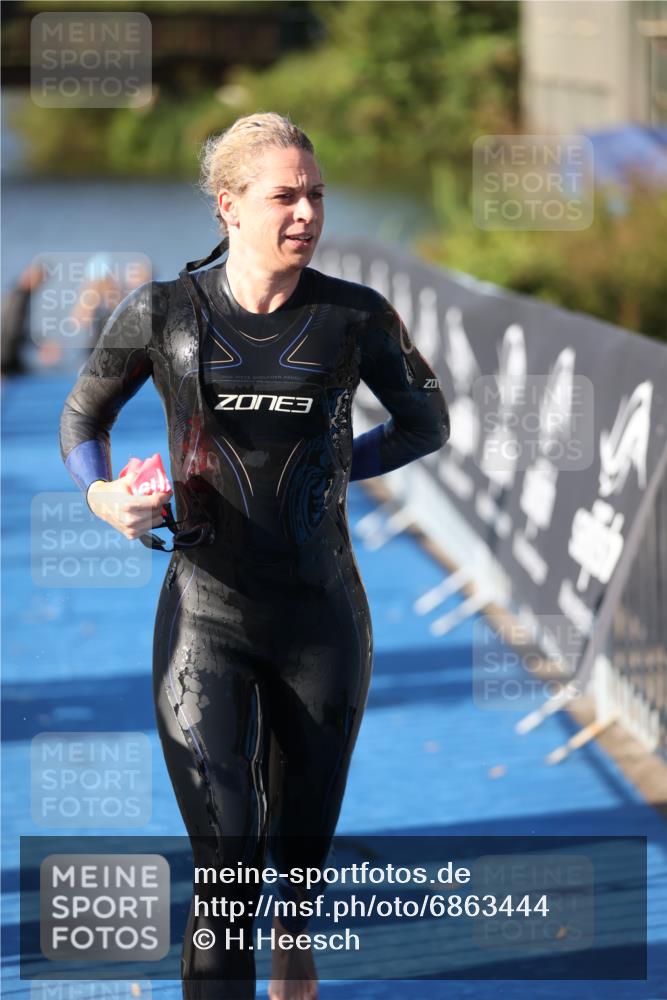 25.08.2024 - Elbe Triathlon Hamburg H.Heesch http://msf.ph/oto/6863444 25.08.2024 09:32:59 Schwimmen 485, 530, 551 meine-sportfotos.de