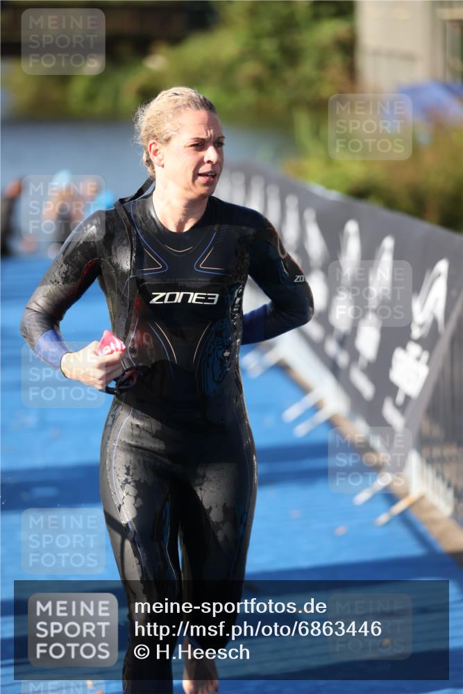 25.08.2024 - Elbe Triathlon Hamburg H.Heesch http://msf.ph/oto/6863446 25.08.2024 09:32:59 Schwimmen 485, 530, 551 meine-sportfotos.de
