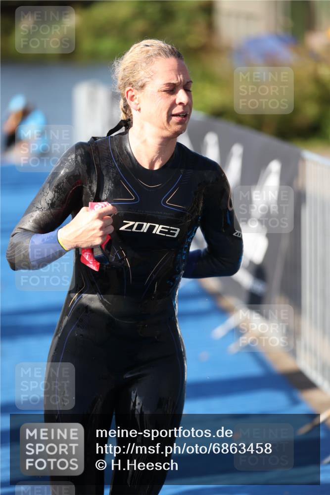 25.08.2024 - Elbe Triathlon Hamburg H.Heesch http://msf.ph/oto/6863458 25.08.2024 09:32:59 Schwimmen 485, 530, 551 meine-sportfotos.de