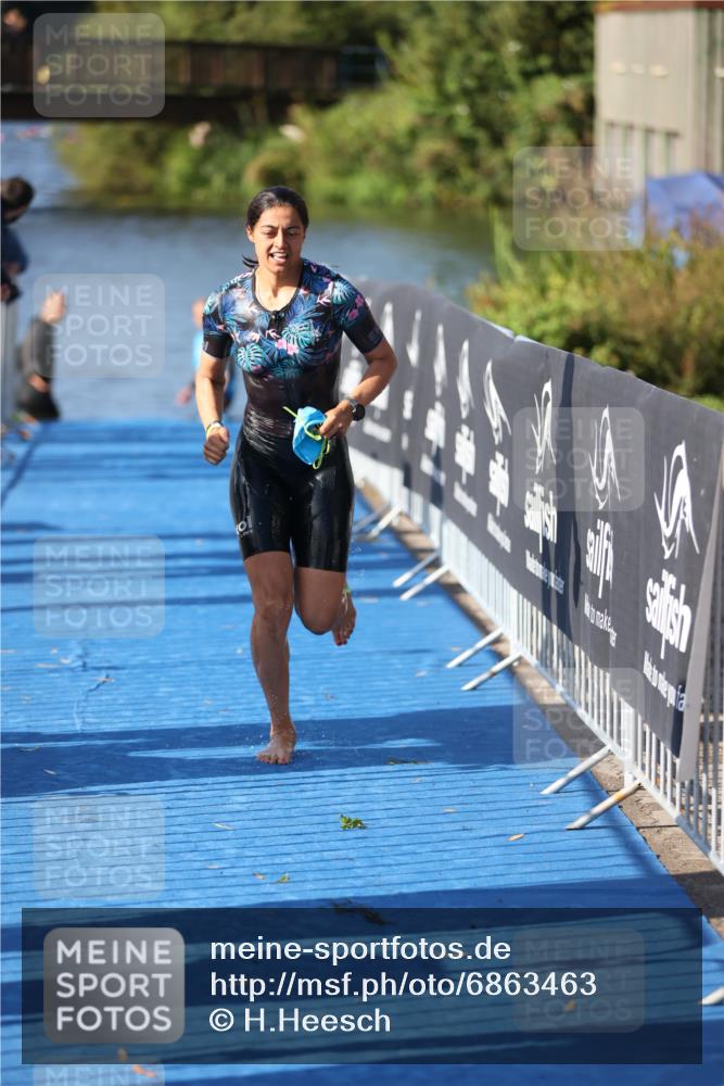 25.08.2024 - Elbe Triathlon Hamburg H.Heesch http://msf.ph/oto/6863463 25.08.2024 09:33:07 Schwimmen 485, 530, 551 meine-sportfotos.de