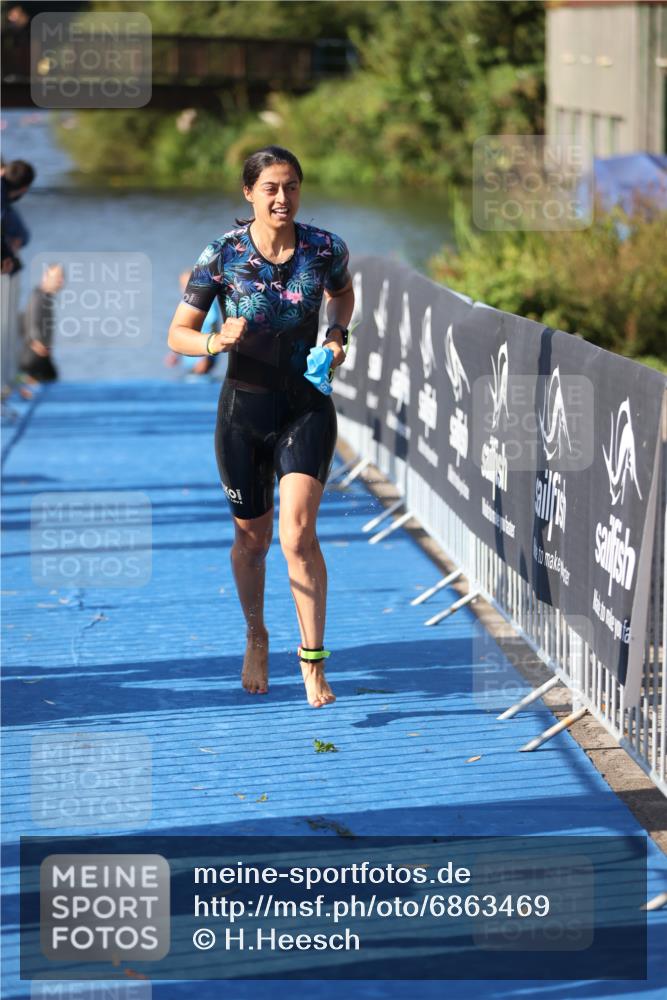 25.08.2024 - Elbe Triathlon Hamburg H.Heesch http://msf.ph/oto/6863469 25.08.2024 09:33:07 Schwimmen 485, 530, 551 meine-sportfotos.de
